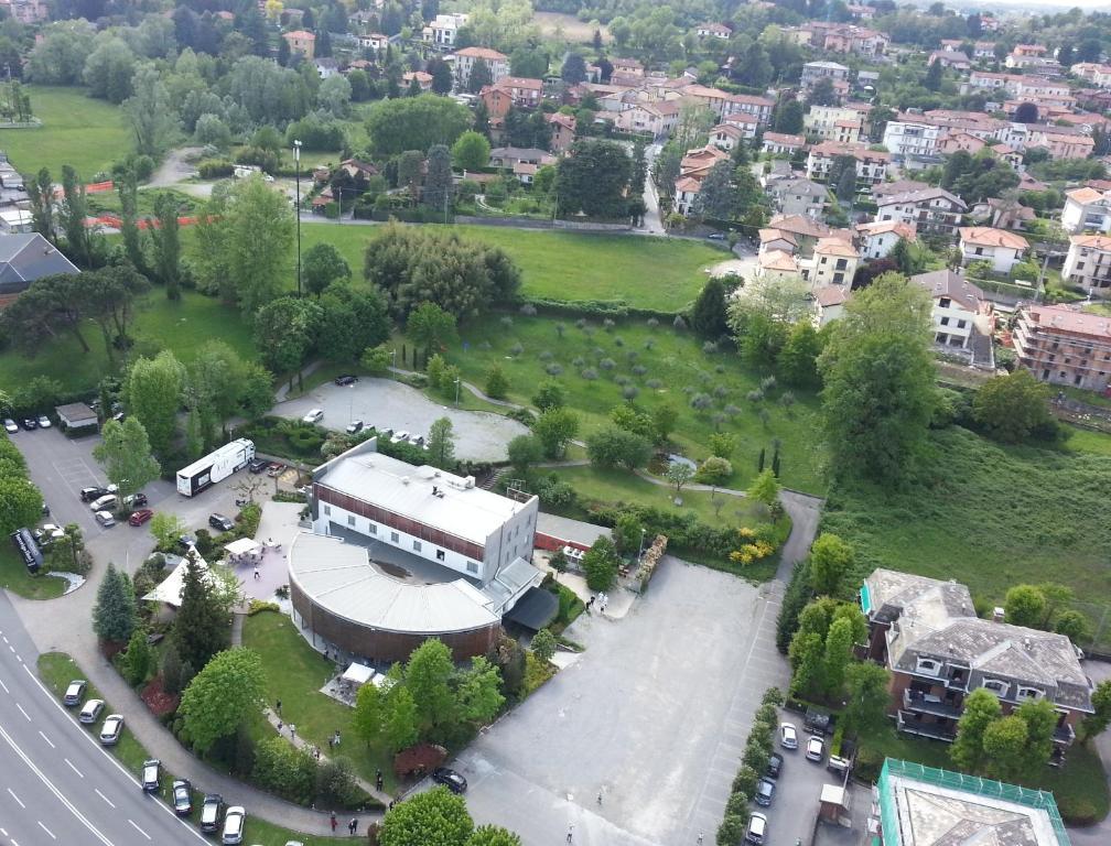 Inverigo Hotel Екстер'єр фото
