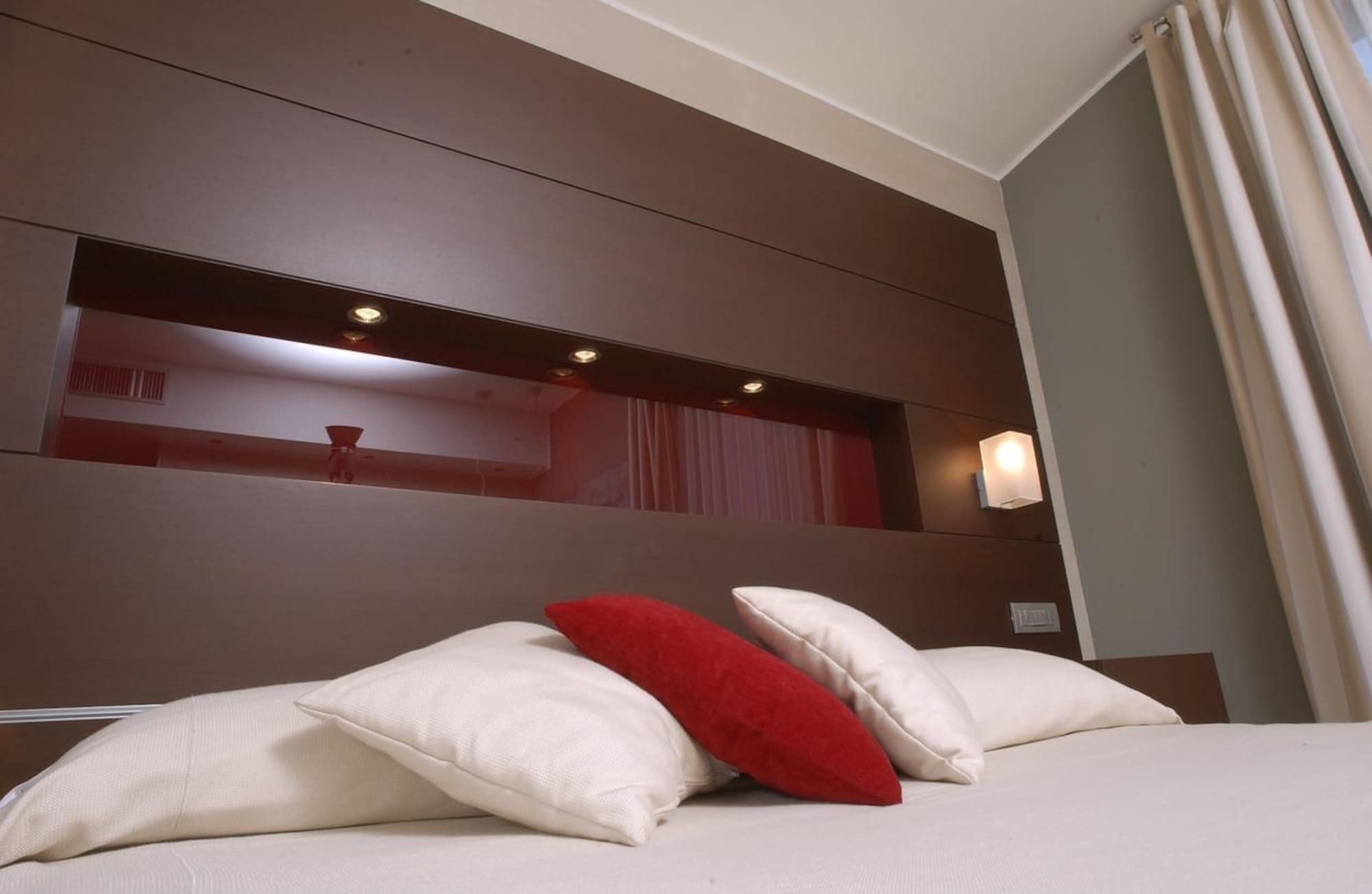 Inverigo Hotel Екстер'єр фото