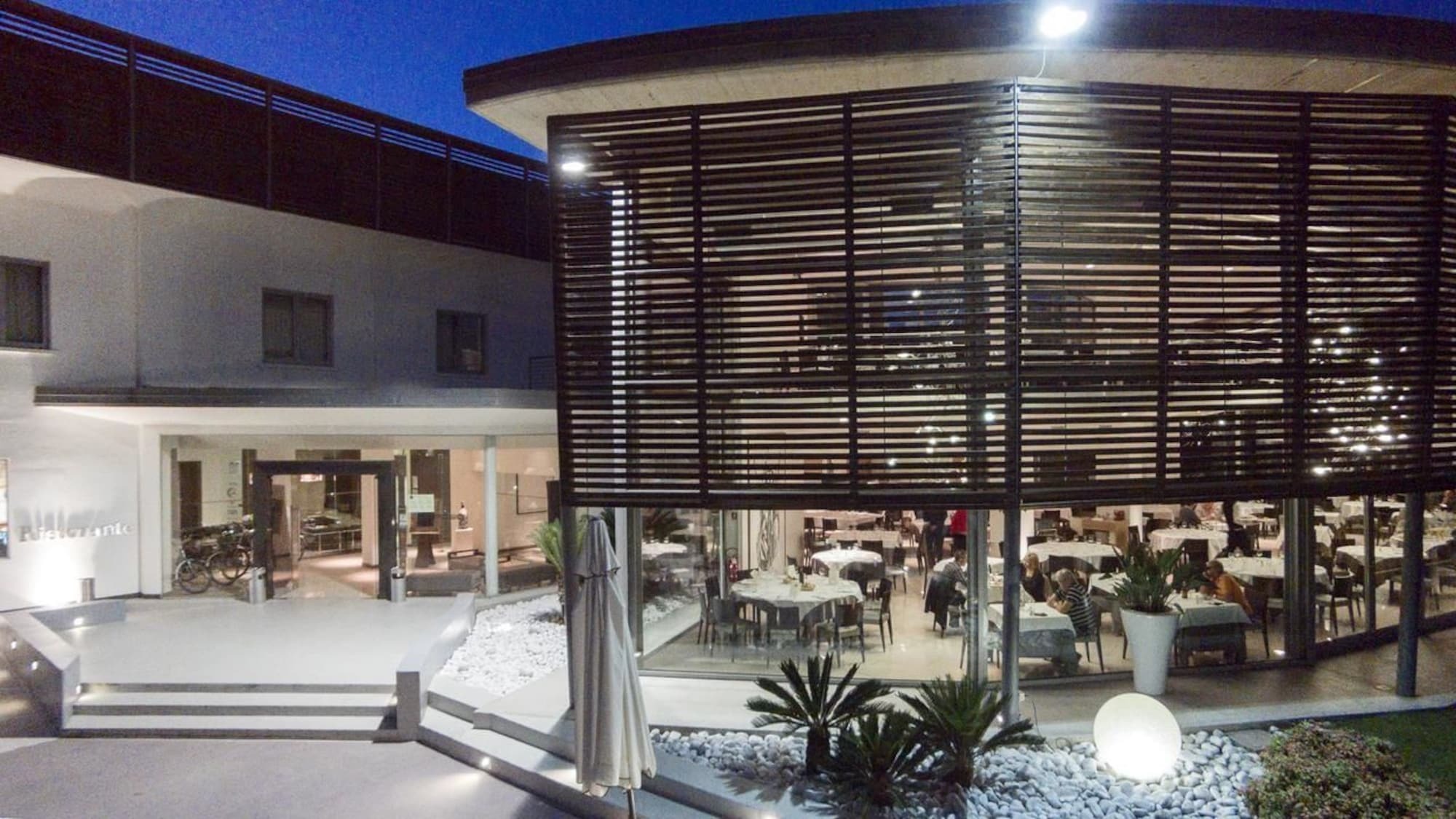 Inverigo Hotel Екстер'єр фото