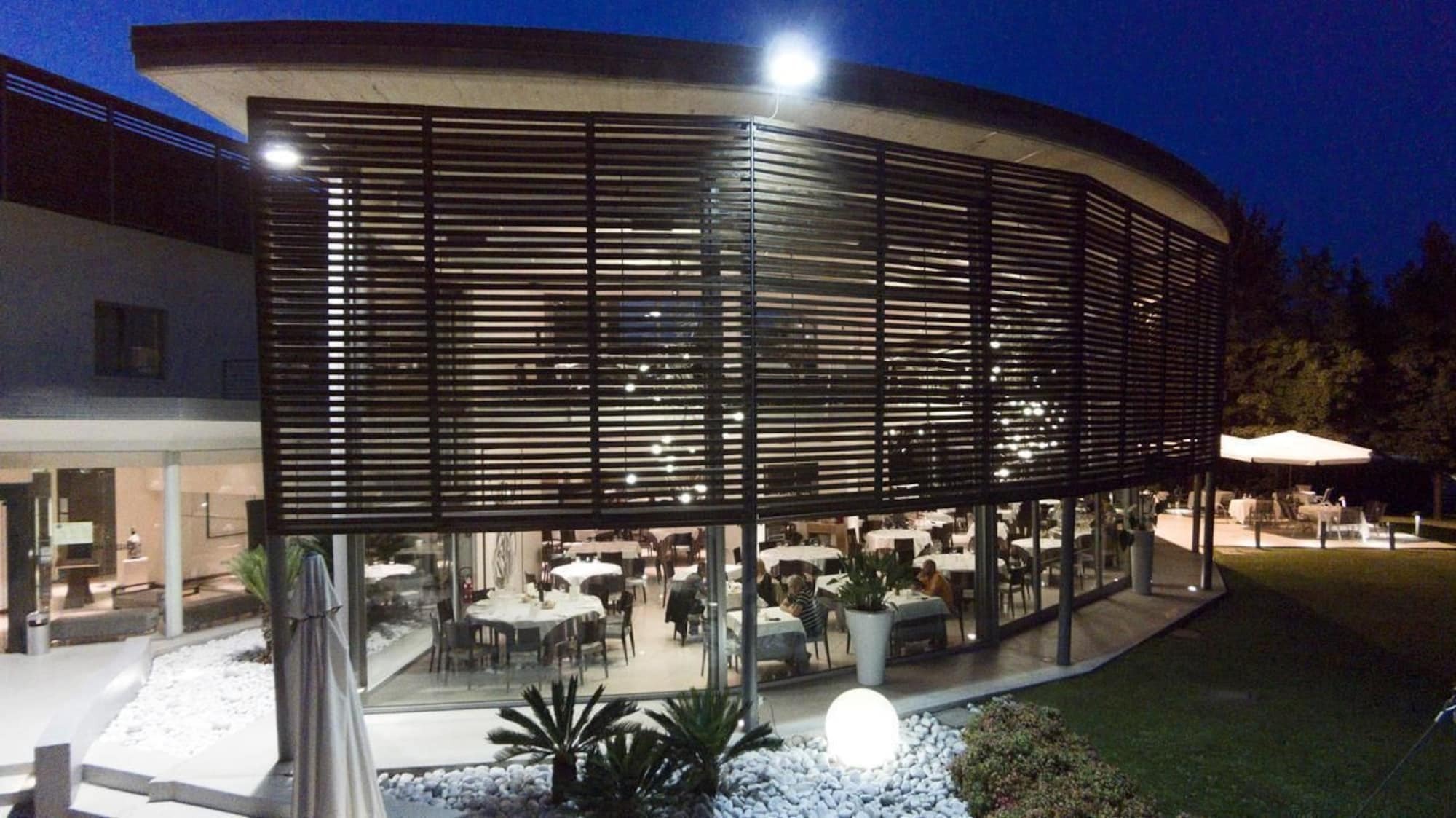 Inverigo Hotel Екстер'єр фото