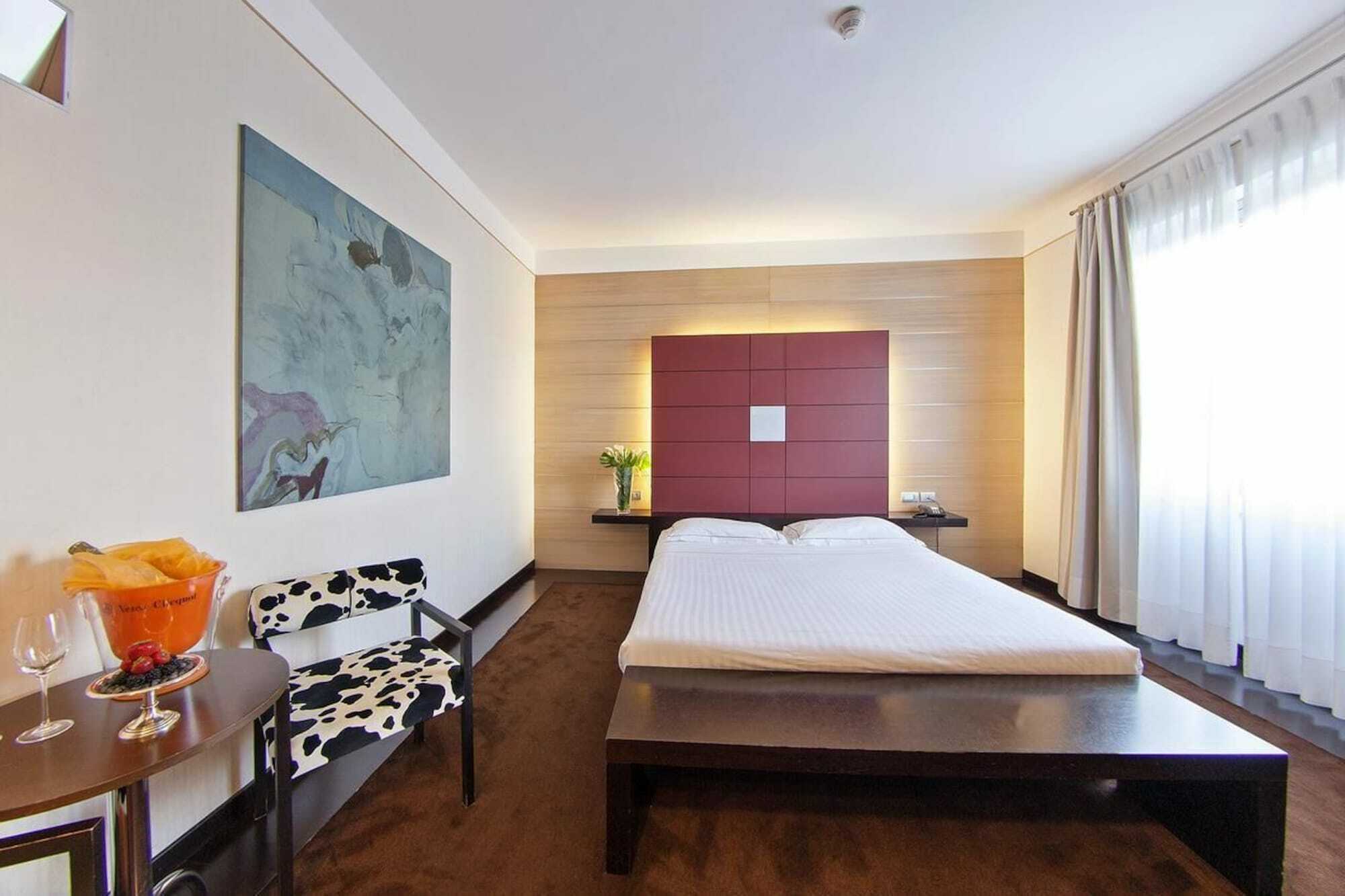 Inverigo Hotel Екстер'єр фото