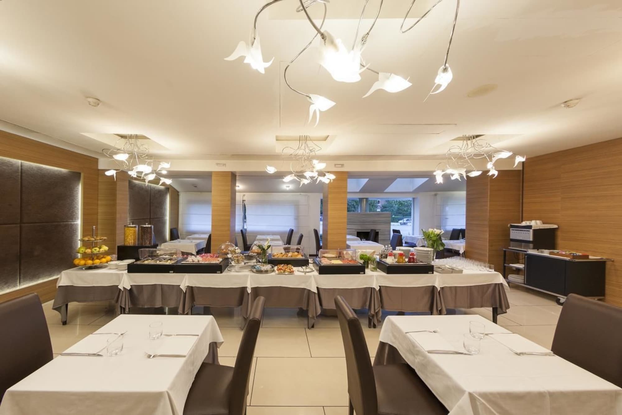 Inverigo Hotel Екстер'єр фото